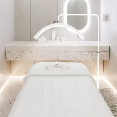 مصباح LED نصف القمر الاحترافي لصالونات التجميل وعيادات العناية بالبشرة  - لون ابيض - YASSO STORE