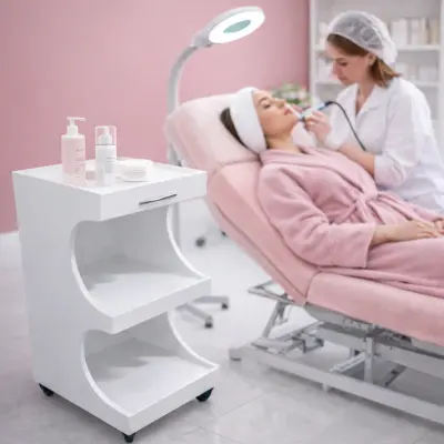 ترابيزة تجميل متحركة 3 رفوف خشب – تصميم عصري مثالي لعيادات التجميل والسبا لون ابيض - صورة إضافية