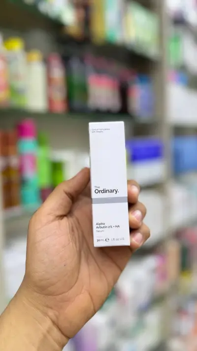 سيروم ألفا أربوتين 2% + حمض الهيالورونيك من ذا أورديناري (The Ordinary Alpha Arbutin 2% + HA) - YASSO STORE