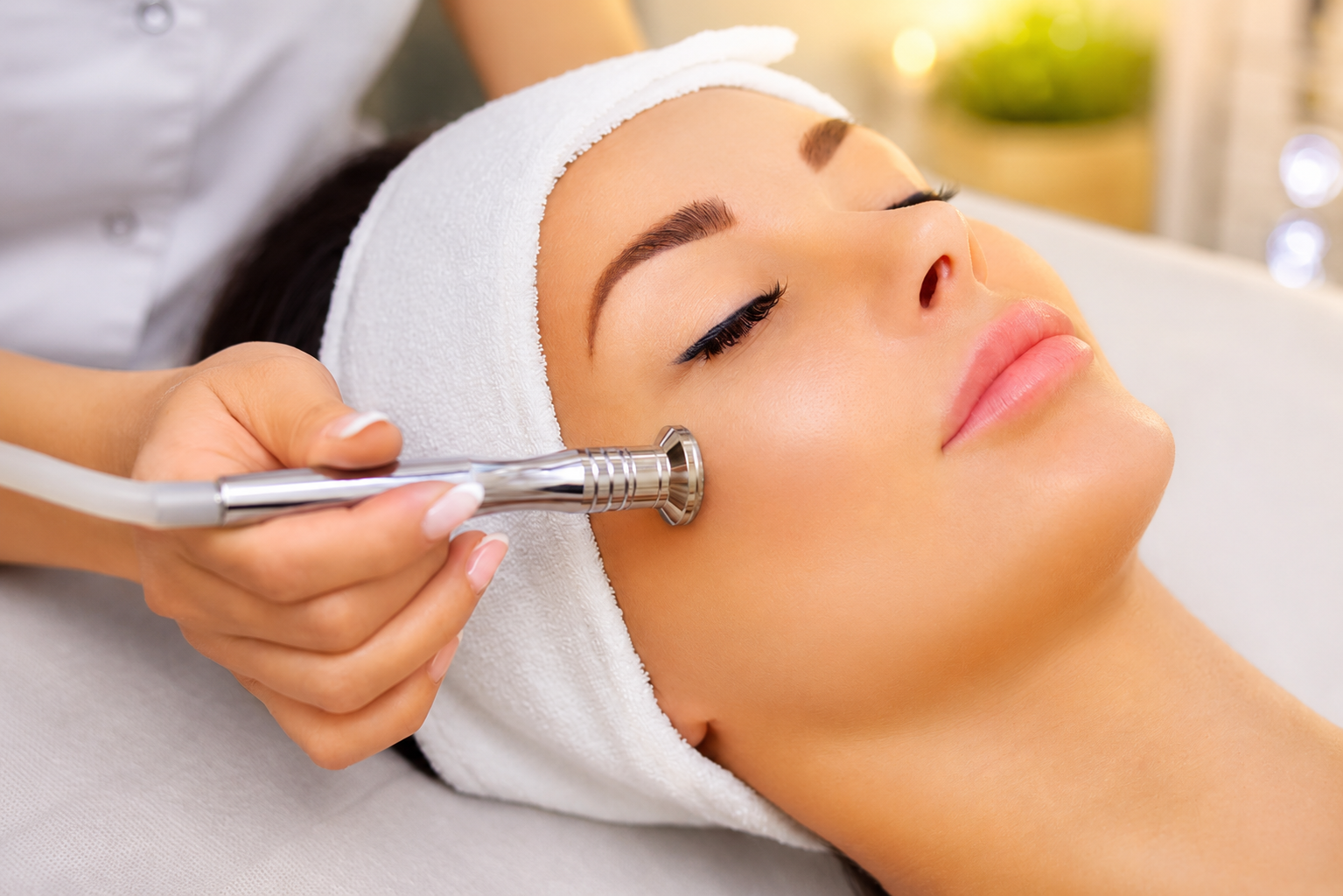 جهاز التقشير الماسي (Diamond Microdermabrasion)